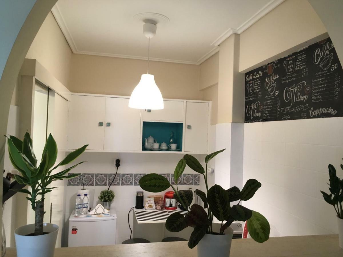 Apartment 100 Meters From The Terminal Station Ateny Zewnętrze zdjęcie