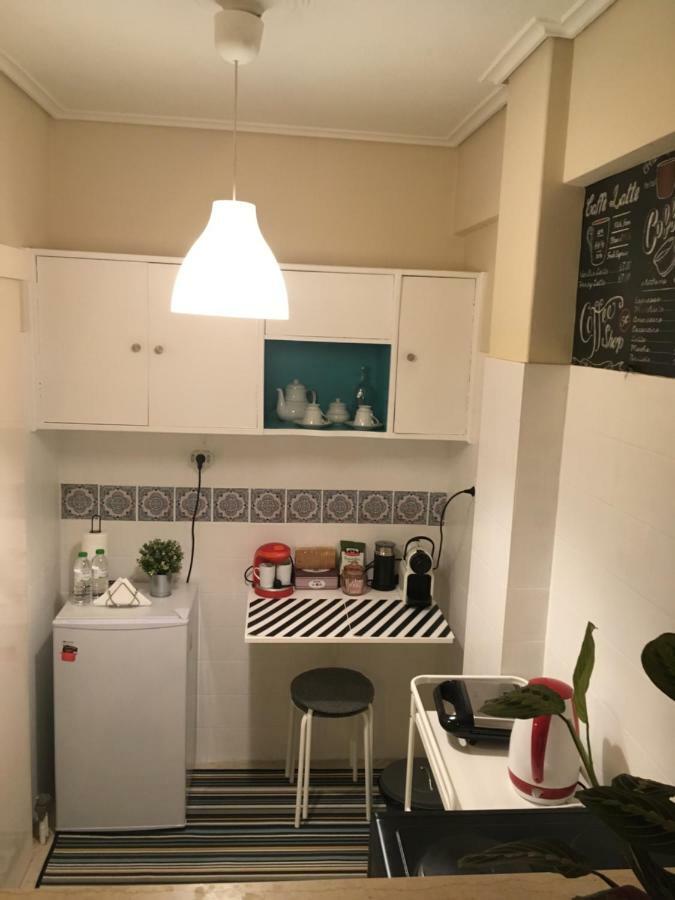 Apartment 100 Meters From The Terminal Station Ateny Zewnętrze zdjęcie